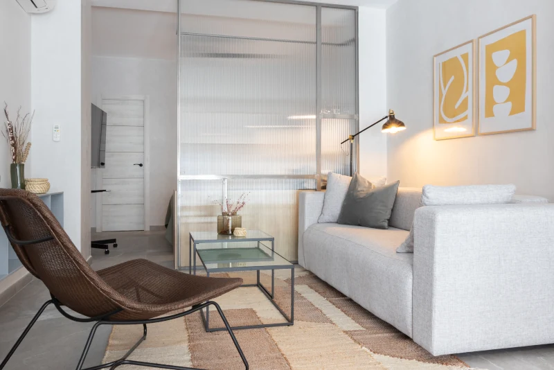 Salón de vivienda turística en Madrid calle Ocana