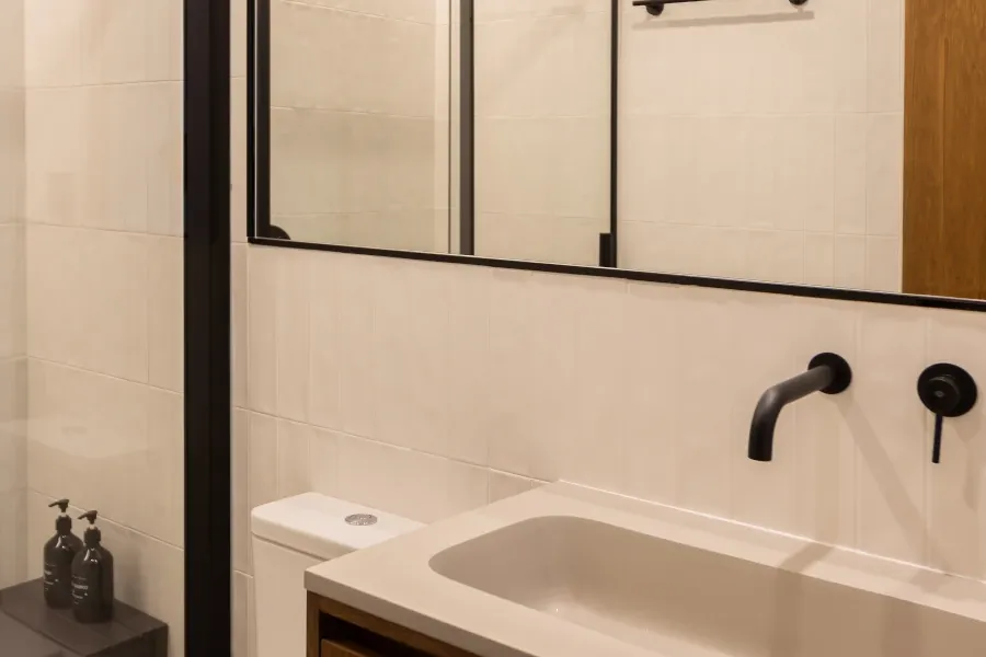 Baño vivienda en Esteban Collantes